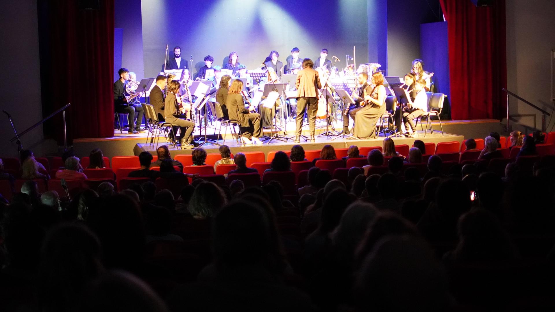 EL VIERNES FESTEJÁ LOS 10 AÑOS DEL ENSAMBLE DE VIENTOS EN EL VIEJO GALPÓN