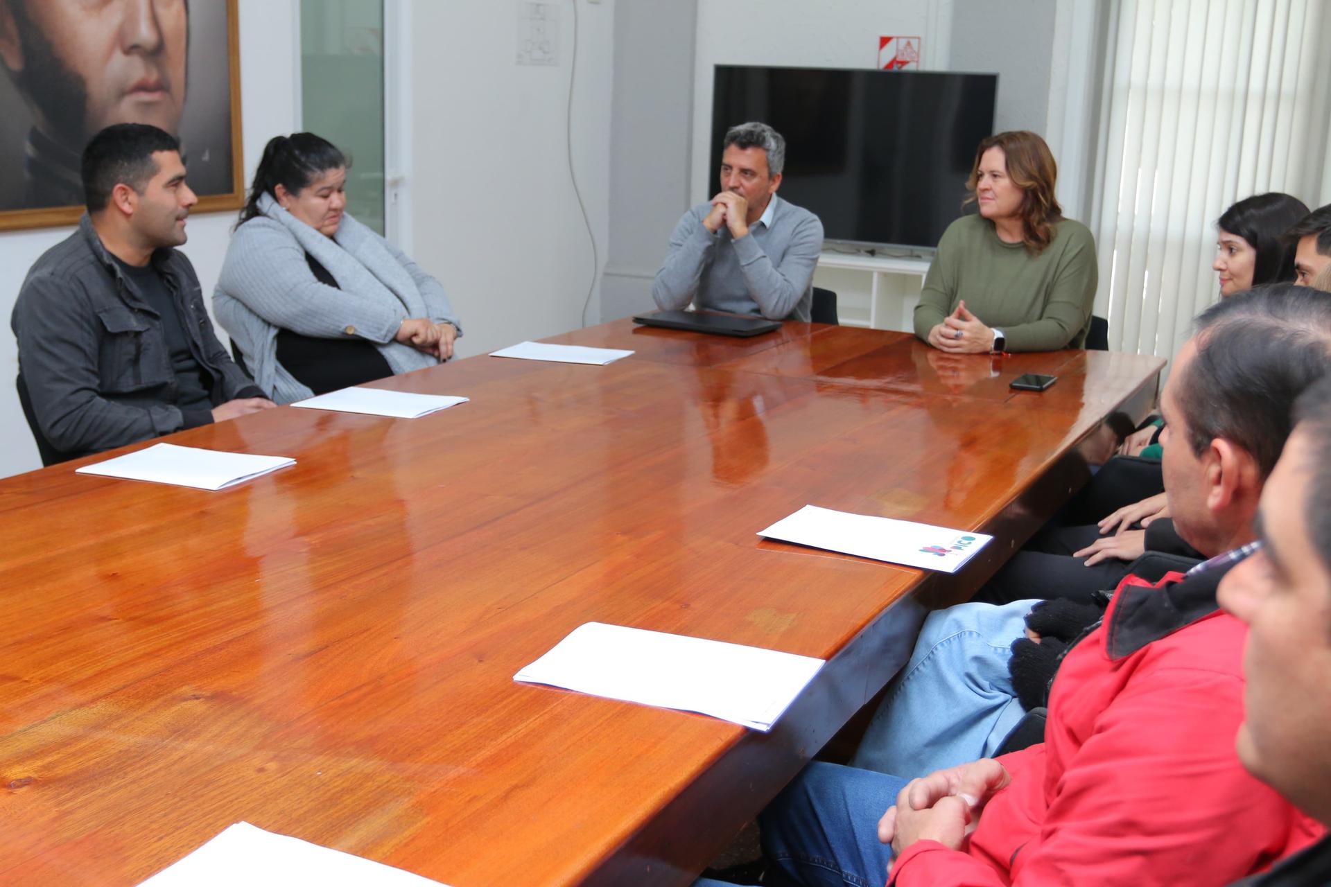 ENTREGARON CRÉDITO A 17 PIQUENSES: “ESTO ES POSIBLE GRACIAS A POLÍTICAS PÚBLICAS"