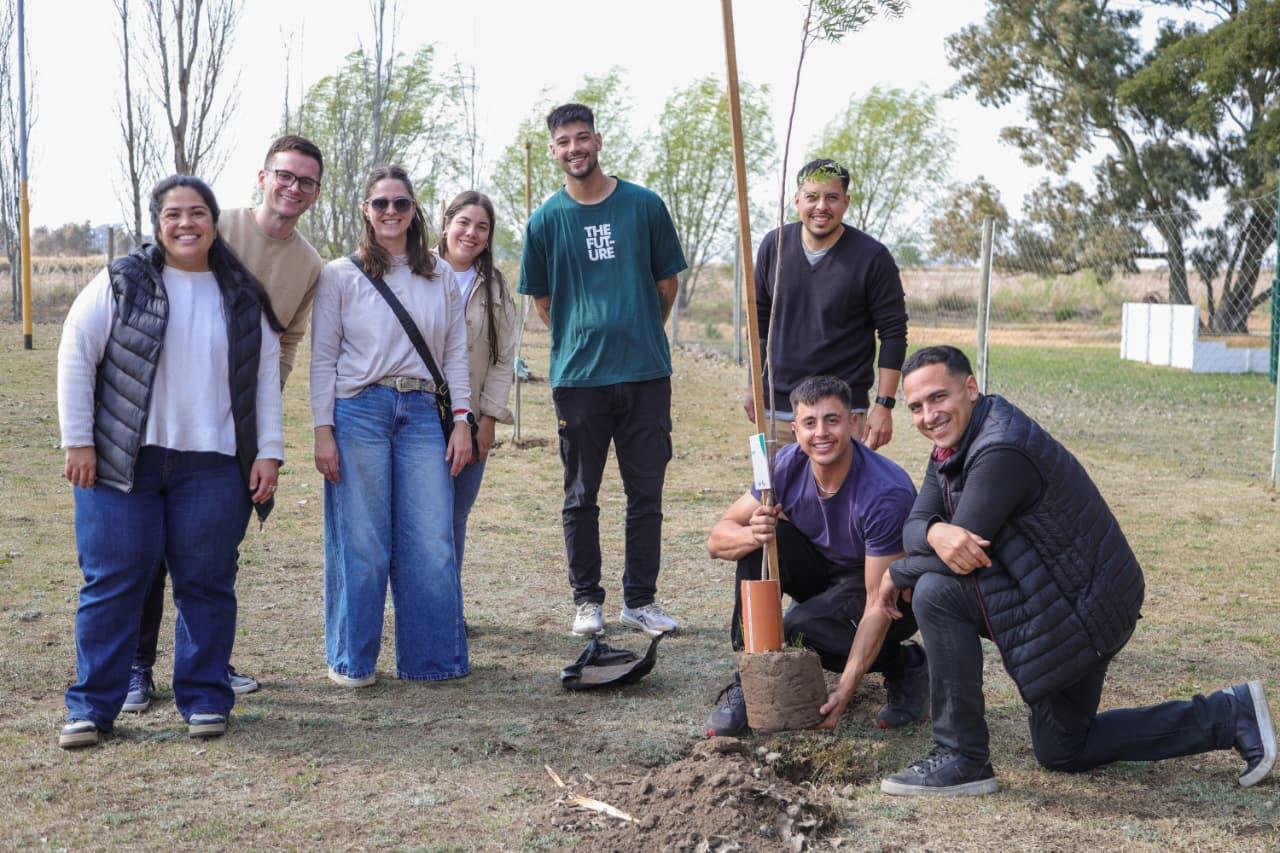 PLANTACIÓN DE ÁRBOLES EN LA RESERVA NATURAL URBANA